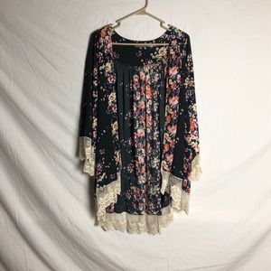 Floral and lace kimono